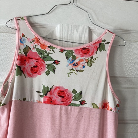 Boutique sz M color blocked black and white stripped pink floral tank top shirt - Picture 4 of 17
